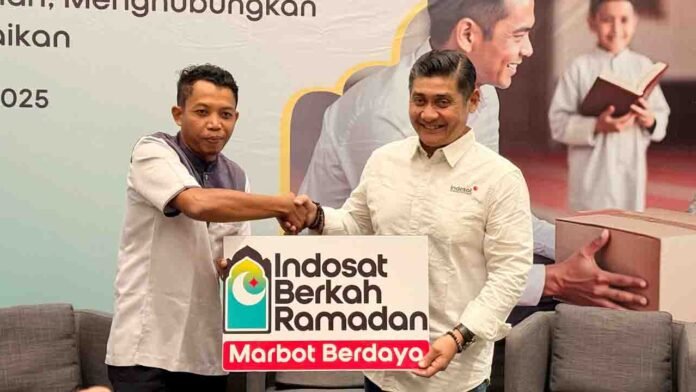 Sudirman, Marbot asal Lombok Barat saat menerima program Marbot Berdaya di Mataram (14/03/2025) yang diserahkan langsung oleh SVP Head of Region Bali Nusra Julandi George Fransiskus.