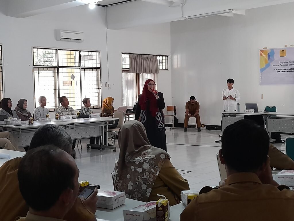 Desti Fitrian, saat memberikan materi kepada para peserta Focus Group Discussion (FGD) FEB UI.