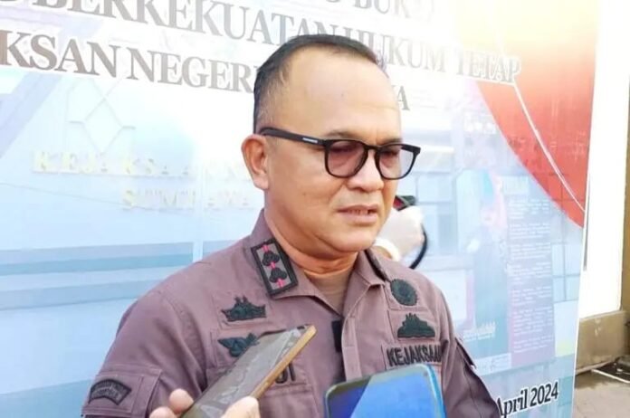 Kepala Kejari Sumbawa, Hendri Arifin, menyampaikan Dugaan Korupsi BLUD RSUD Sumbawa