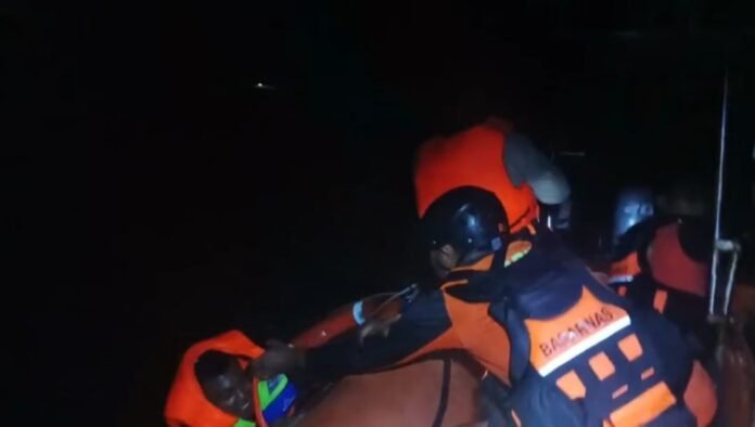 Kapal Ikan Alami Kebocoran di Perairan Lombok, Tiga ABK Berhasil Diselamatkan