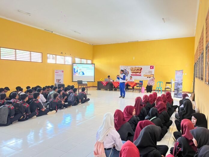 Astra Motor NTB Bersinergi dengan Satlantas dan Dishub Lombok Barat Gelar Pelatihan Safety Riding di SMKN 1 Gerung