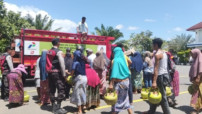 Elpiji Langka, Warga Kuripan Beramai-ramai Datangi SPBE