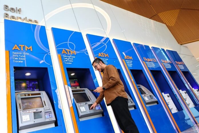 Peringati Hari Pelanggan Nasional, Direksi BRI Sapa Langsung Nasabah di Beberapa Daerah