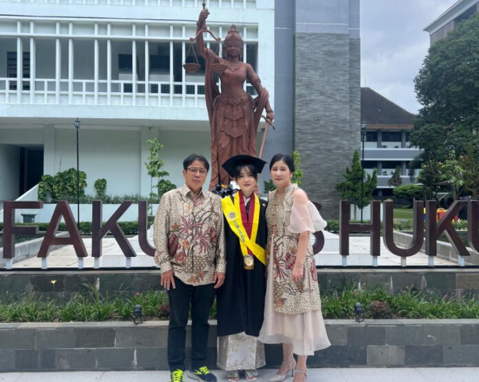 Sthepani, Wisudawati FH UGM Terbaik Asal NTB Raih IPK Sempurna