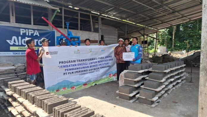 PLN Manfaatkan FABA PLTU Jeranjang Jadi Batako Ramah Lingkungan untuk Fasilitas Umum dan Sekolah