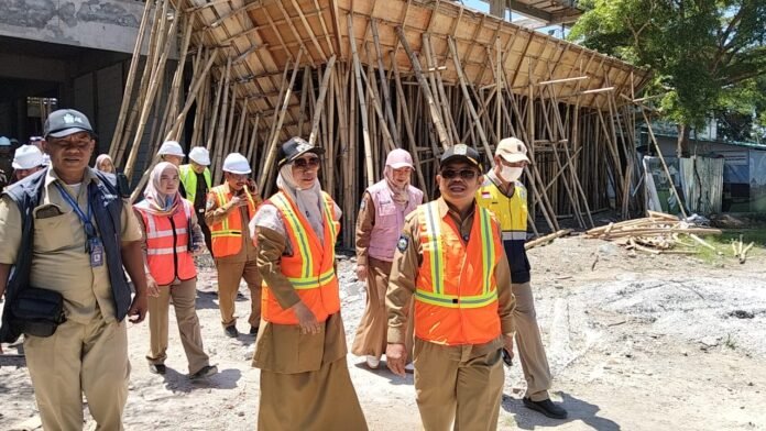 Bupati Lobar H. Lalu Ahmad Zaini bersama Wabup Hj. Nurul Adha dan tim turun sidak sejumlah proyek.