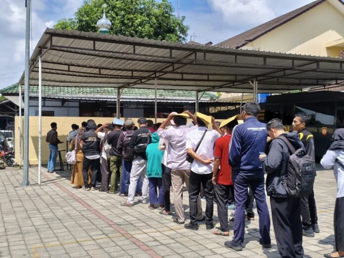 Antrean SKCK Dibatasi, Pemberkasan PPPK Mataram Dinilai Tak Cukup Sepekan