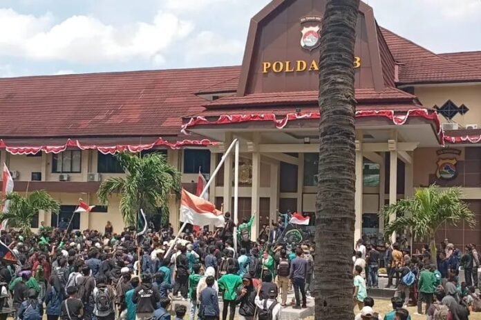 Jaksa Tahan Enam Tersangka Kasus Dugaan Perusakan Mapolda NTB di Lapas Kuripan