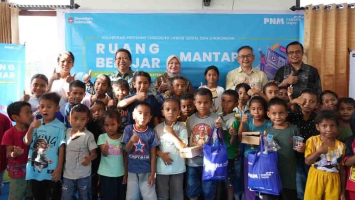 Direktur IT & Digital Bank Mandiri Taspen Widi Nugroho, Direktur Complience & Control Resi Lora, Kepala Cabang PNM Denpasar, Leonardus Yosi Tyas Himawan dan Distribution Head VII Bank Mandiri Taspen, Felik Agung Romei.(Suara NTB/ist)