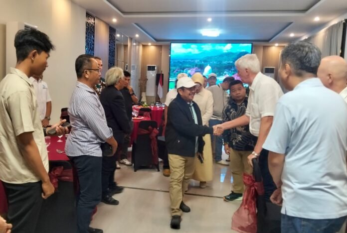 Beri Arahan Gathering DMO Senggigi, Bupati LAZ: Pariwisata Butuh Kolaborasi, Bukan Bekerja Sendiri