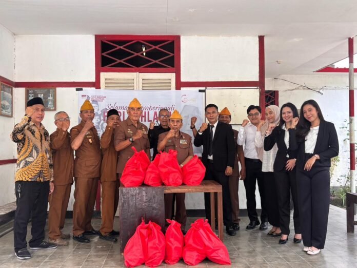 Golden Palace Hotel Lombok Gelar Kegiatan CSR Hari Pahlawan: Berbagi Paket Sembako untuk Para Veteran di Mataram