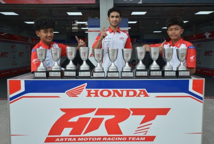 Astra Motor Racing Team Konsisten Podium di Final Mandalika Racing Series 2025