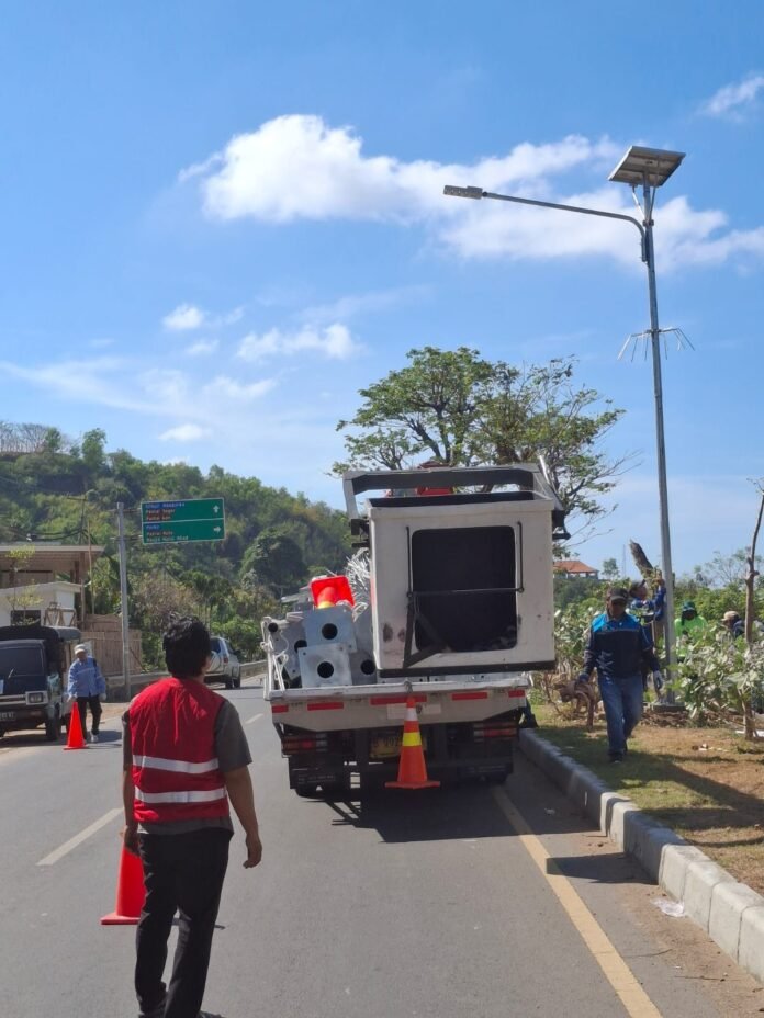 NTB Terang Benderang, Jalan Provinsi di Pulau Lombok-Sumbawa Dipasangi 447 PJU