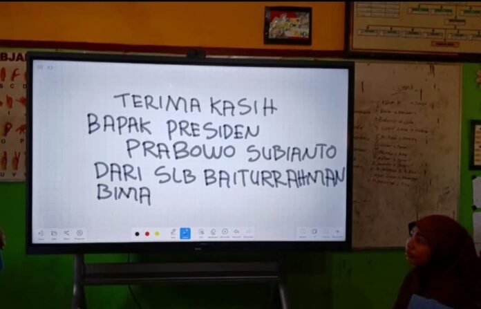 Sebagian SLB di Bima Belum Terima Smartboard