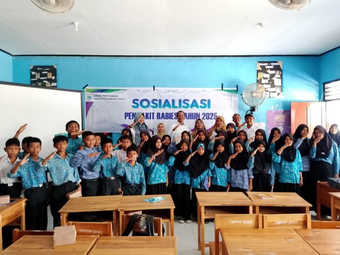 Puskeswan Jereweh Gelar Edukasi Bahaya Rabies ke Siswa SDN Goa