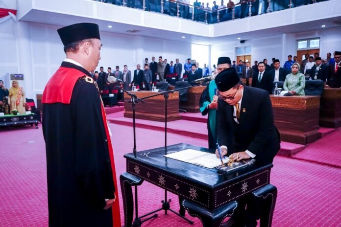 Lalu Ahyar Resmi Jabat Wakil Ketua DPRD Loteng