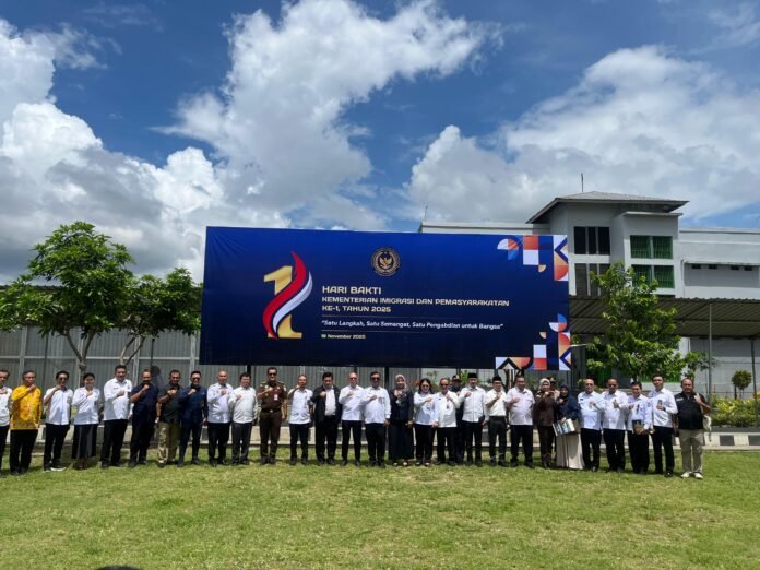Perkuat Sinergi, Kanwil Kemenkum NTB Hadiri Peringatan Hari Bhakti Kemenimipas Ke-1 di Lombok Barat
