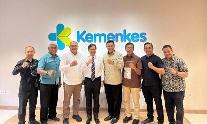 Bupati Jarot Lapor ke Menkes soal Masalah Fasilitas Kesehatan di Sumbawa