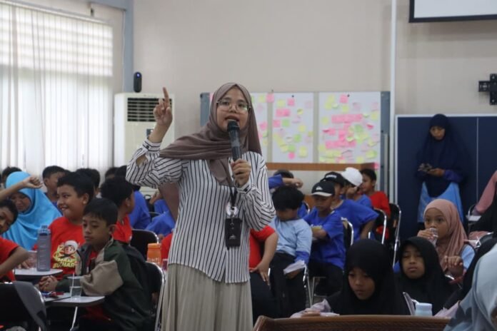 Dikunjungi SDIT Anak Sholeh Mataram 1, Balai Bahasa NTB Kenalkan Pembelajaran Bahasa Indonesia yang Menyenangkan
