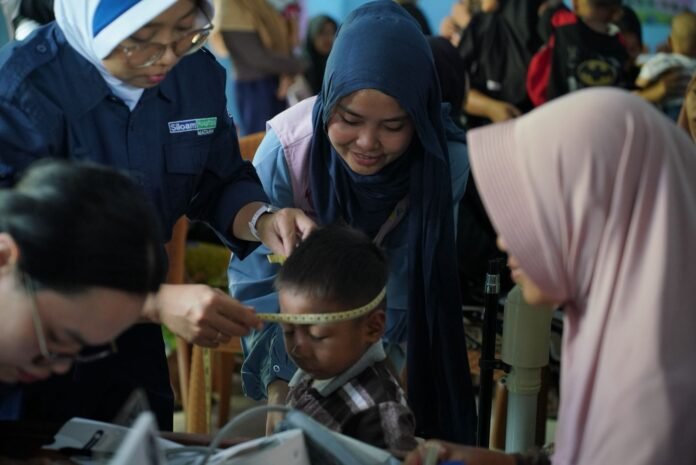Cegah Stunting, Srikandi PLN UIP Nusra Gelar Penyuluhan dan Pemeriksaan Kesehatan Gratis Ibu Hamil dan Anak di Desa Sekotong Timur