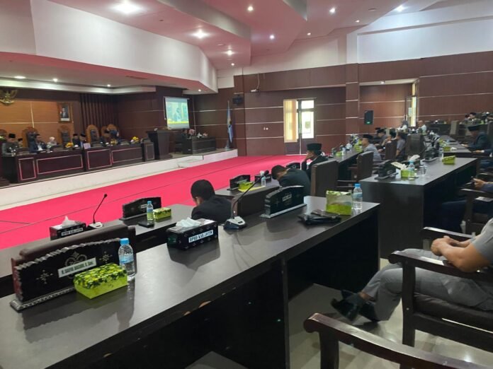 Raperda APBD 2026 Lotim Ditetapkan Senilai Rp3,72 Triliun