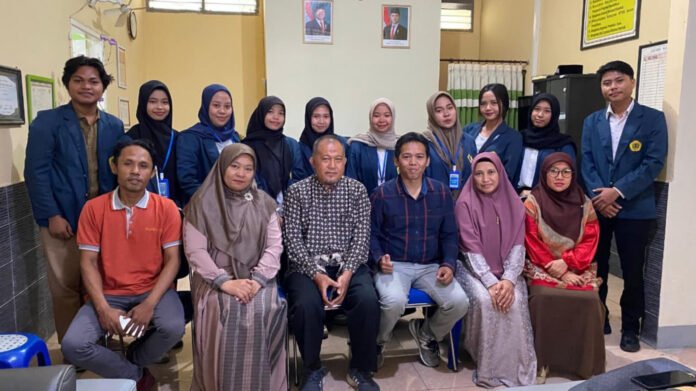 Unram Tarik Mahasiswa PLP di SMKN 7 Mataram