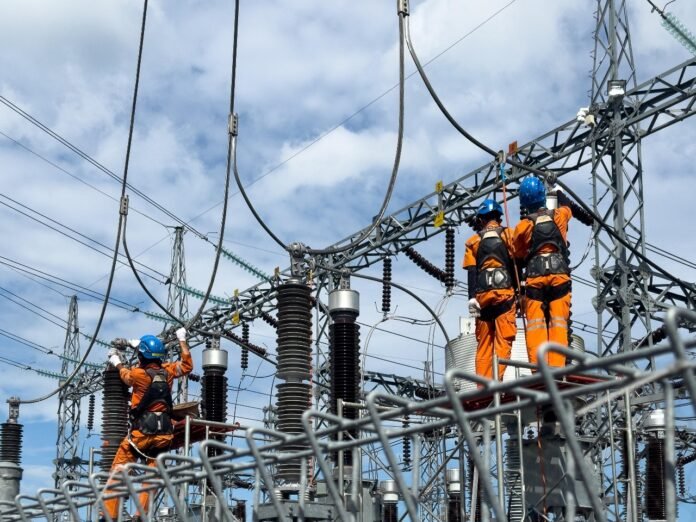 PLN Gelar Simulasi Pemadaman Kebakaran Bersama Damkar Mataram