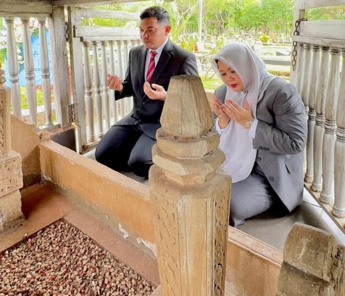 Wagub NTB Ziarah ke Makam Pahlawan Nasional Sultan Muhammad Salahuddin