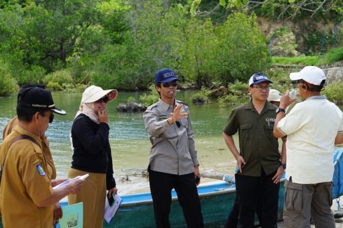 Wakil Rektor Unram Tinjau Lokasi Pembangunan International Tropical Seaweed Center dan Klinik Spesialis Kedokteran Kepulauan di Lombok Timur