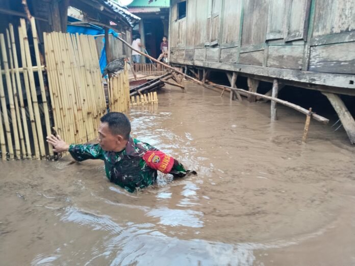 Banjir Terjang Dua Desa di Madapangga, 1.122 Rumah Warga Terendam