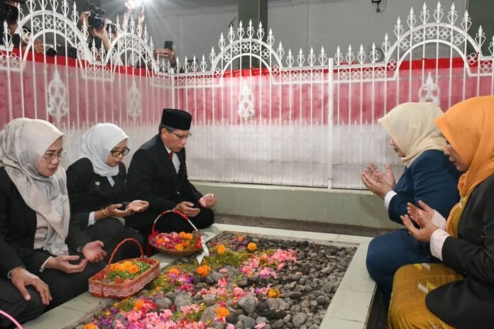 Peringatan Hari Pahlawan di Lotim, Wagub NTB: Jangan Hanya Bangga, Jadilah Terinspirasi