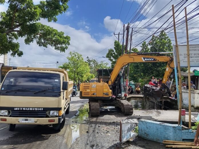 Normalisasi Kali Lingkungan Dilakukan Secara Swadaya