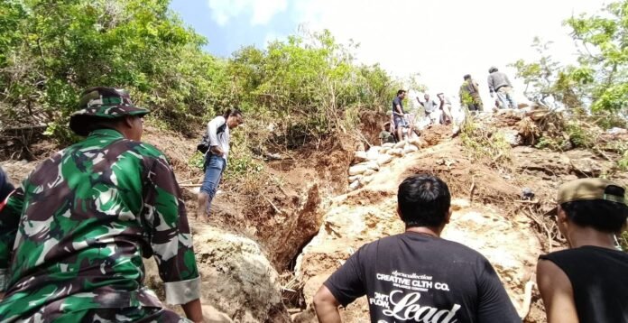 Bersama Warga, Aparat Gabungan Tutup Tambang Emas Ilegal Desa Kuta