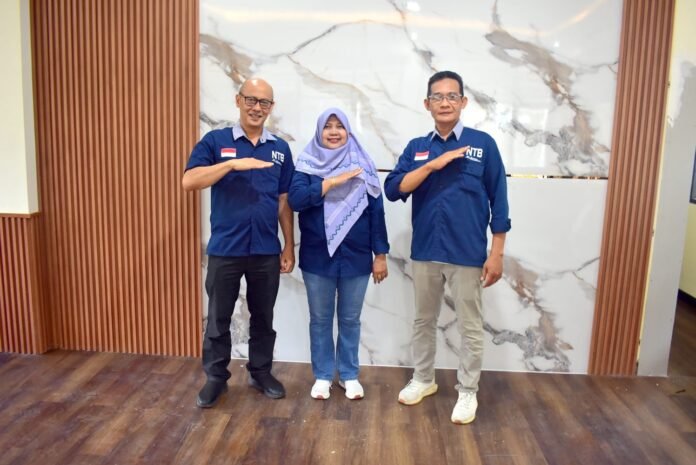 Sambut Hari Bakti Transmigrasi dan HUT Ke-67 Pemprov NTB, ASN Disnakertrans NTB Adu Kreasi