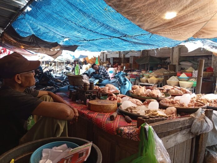 Panen Berkurang, Disdag Pastikan Pasokan Daging Ayam Tetap Aman