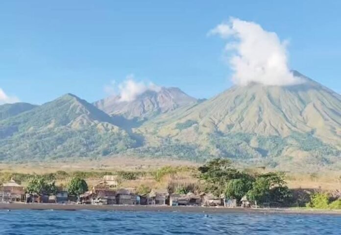 Berburu Kambing Liar, Remaja 18 Tahun Hilang di Puncak Gunung Sangeangapi
