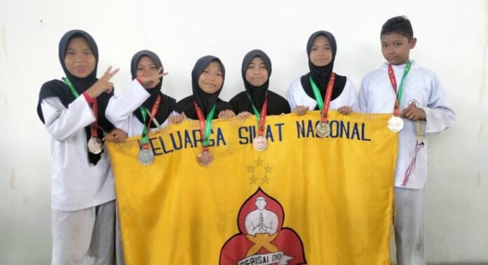 Tim Pencak Silat MTsN 2 Mataram Borong Medali di Mandalika Cup 2025
