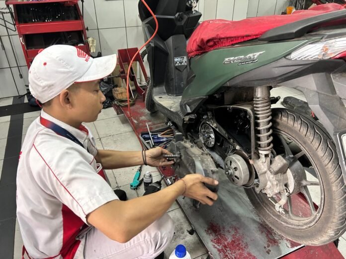 Jangan Salah! Simak Beda Servis dan Tune Up Motor