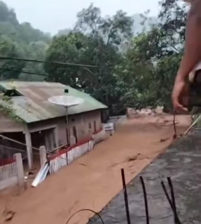 Hujan Lebat Picu Banjir di Sape, 16 KK dan 53 Jiwa Terdampak