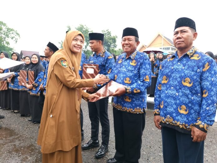 Baru Terima SK, Dua Orang PPPK Paruh Waktu Kota Bima