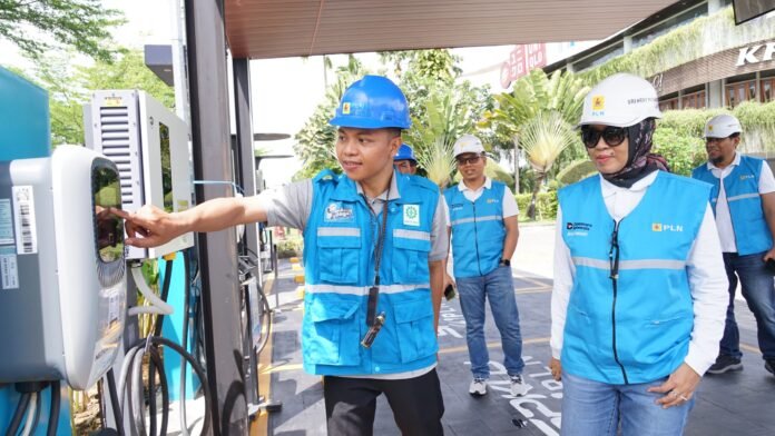 Momen Natatu, PLN NTB : Seluruh SPKLU Siap Layani Pengguna Kendaraan Listrik