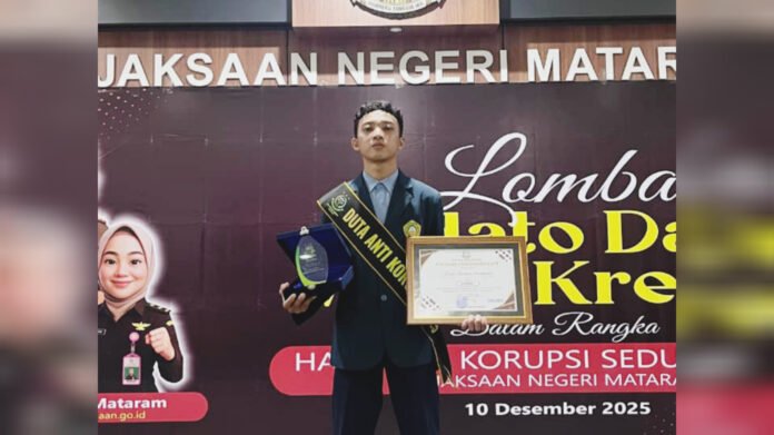 Raih Juara 1 Pidato, Siswa MAN 1 Mataram Dinobatkan Jadi Duta Anti-Korupsi Kejari Mataram