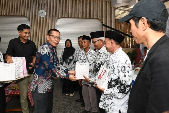 Edwin Tekankan Guru Sebagai Ujung Tombak Kemajuan Pendidikan