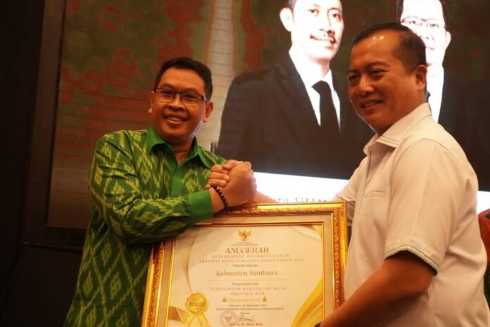 Sumbawa Raih Predikat Badan Publik Informatif Tingkat Provinsi