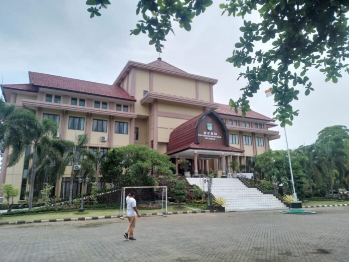 Pembangunan Gedung Graha Dewan Ditunda