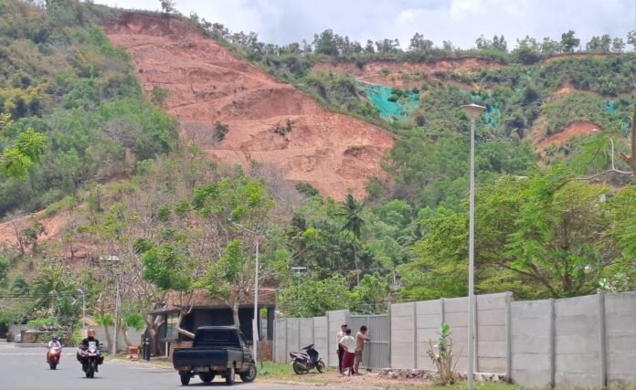 Potensi Bencana Longsor Meluas di Loteng, Masyarakat Diingatkan Tetap Waspada