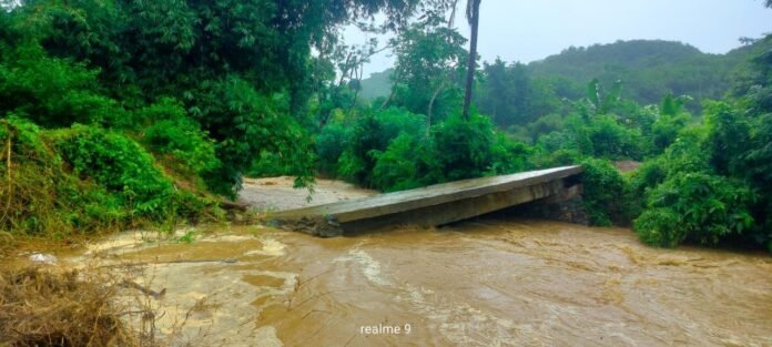 Empat Kecamatan di NTB Dikepung Banjir, Dua Jembatan Rusak, Ratusan Warga Terdampak
