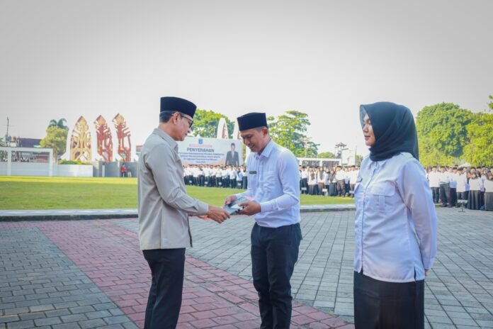 Jadi Kado Akhir Tahun, 3.067 Honorer Resmi Terima SK Pengangkatan sebagai PPPK Paruh Waktu