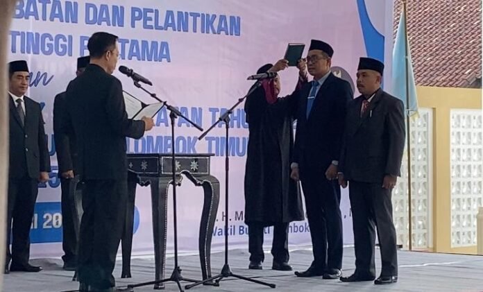 Bupati Lotim Lantik Kadikes dan Kadis Dikbud