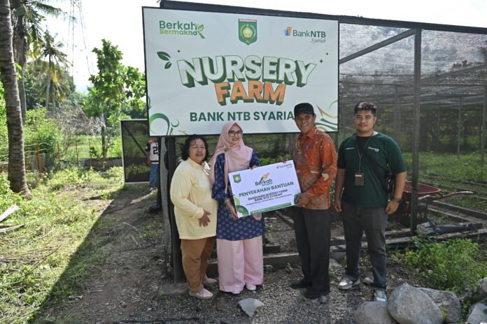 Wujudkan Sinergi Hijau, Bank NTB Syariah Serahkan Fasilitas Nursery Farm untuk Program Sumbawa Hijau Lestari